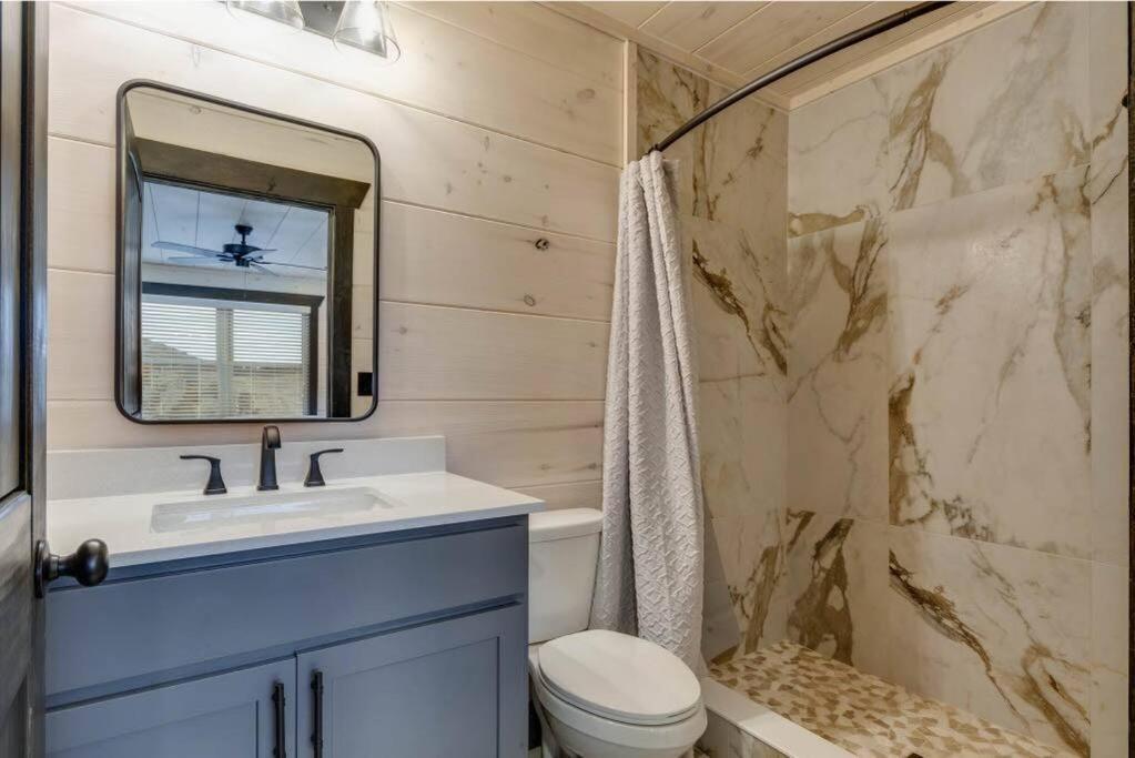 Blue Moon Ridge: Brand New Cabin! 5 Bedrooms, Pool/Hot Tub, Theatre Pigeon Forge Luaran gambar