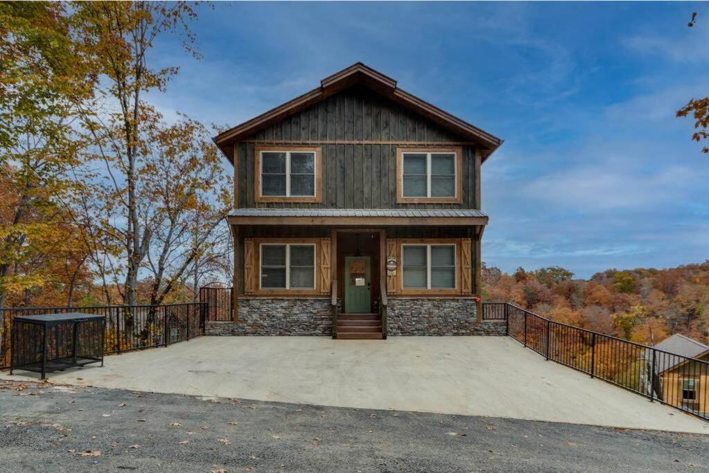 Blue Moon Ridge: Brand New Cabin! 5 Bedrooms, Pool/Hot Tub, Theatre Pigeon Forge Luaran gambar