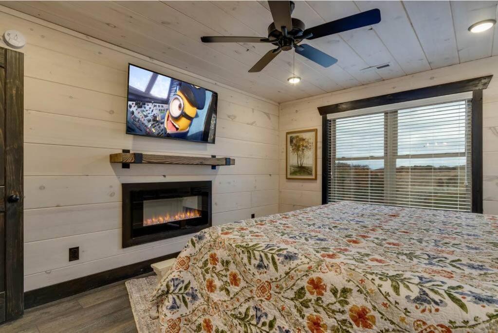 Blue Moon Ridge: Brand New Cabin! 5 Bedrooms, Pool/Hot Tub, Theatre Pigeon Forge Luaran gambar