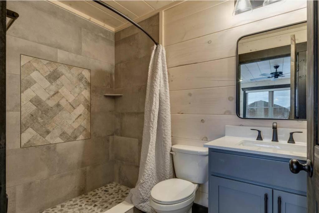 Blue Moon Ridge: Brand New Cabin! 5 Bedrooms, Pool/Hot Tub, Theatre Pigeon Forge Luaran gambar