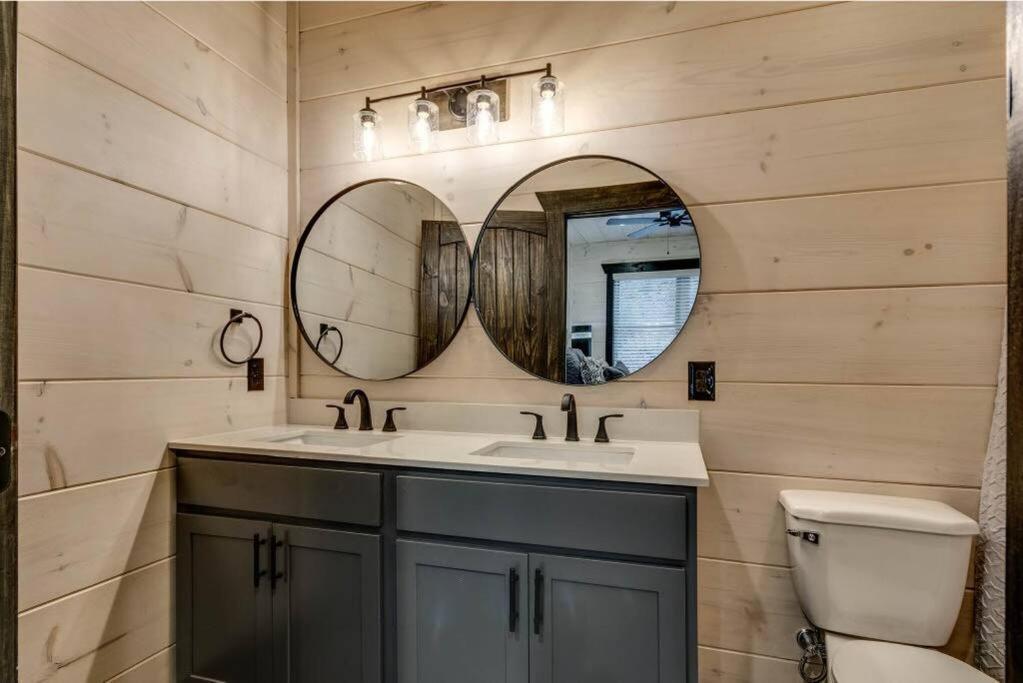Blue Moon Ridge: Brand New Cabin! 5 Bedrooms, Pool/Hot Tub, Theatre Pigeon Forge Luaran gambar