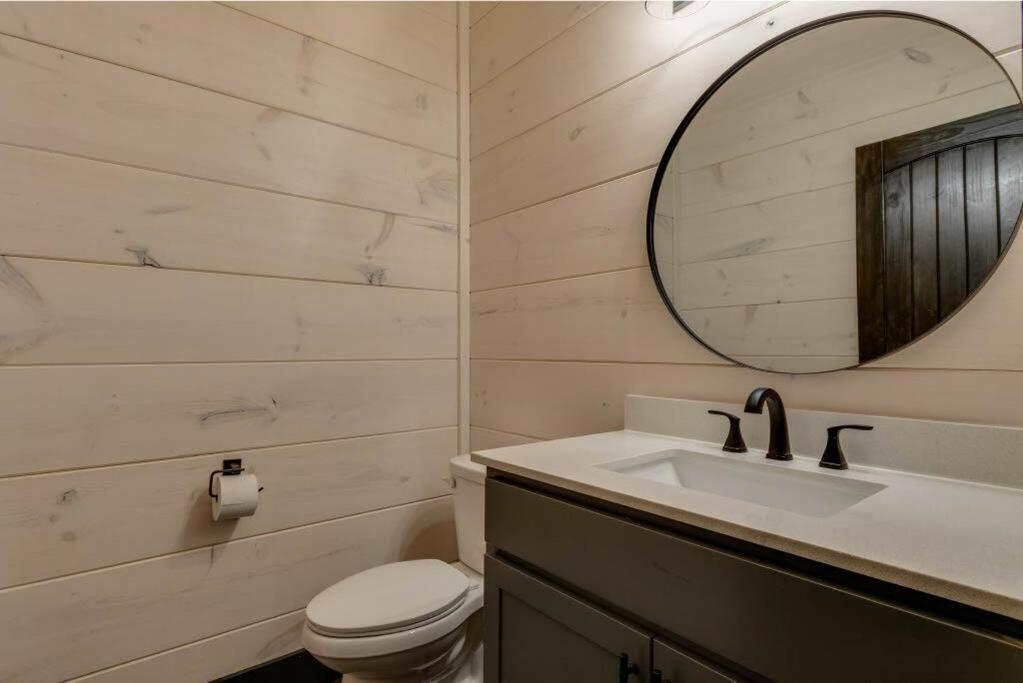 Blue Moon Ridge: Brand New Cabin! 5 Bedrooms, Pool/Hot Tub, Theatre Pigeon Forge Luaran gambar