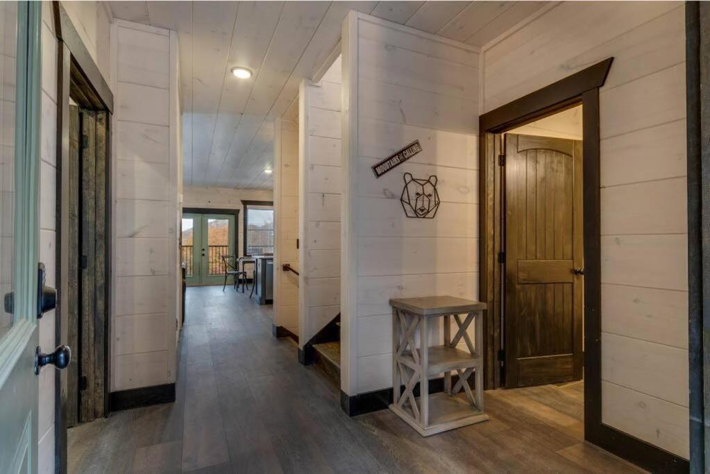 Blue Moon Ridge: Brand New Cabin! 5 Bedrooms, Pool/Hot Tub, Theatre Pigeon Forge Luaran gambar